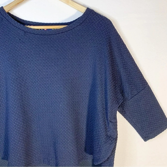 Deletta Cropped 3/4 Sleeve Navy Blue Knit Blouse - Picture 4 of 10